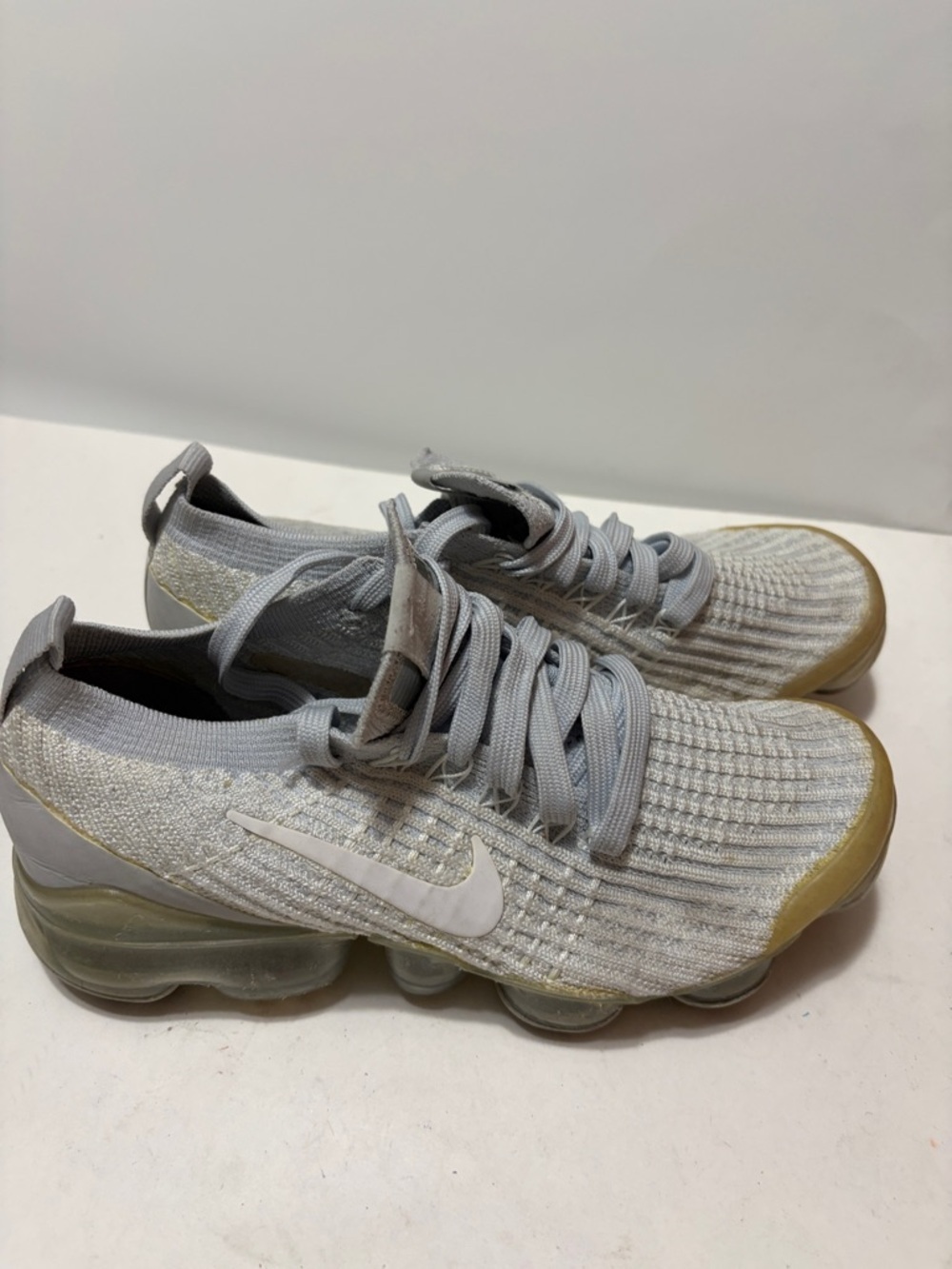 Nike VaporMax Knit Sneakers in Light Grey with Yellow Trim Sz 6 Women - Picture 5 of 11